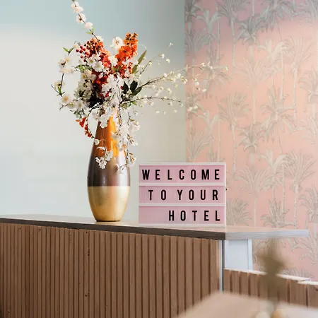 Alcove Hotel