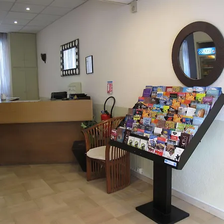 Отель Alcove 3*
